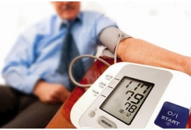 Tầm soát và điều trị các bệnh mãn tính (cao huyết áp, đái tháo đường, mỡ máu)